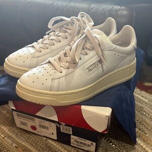 Autry Women's Dallas Low Sneakers